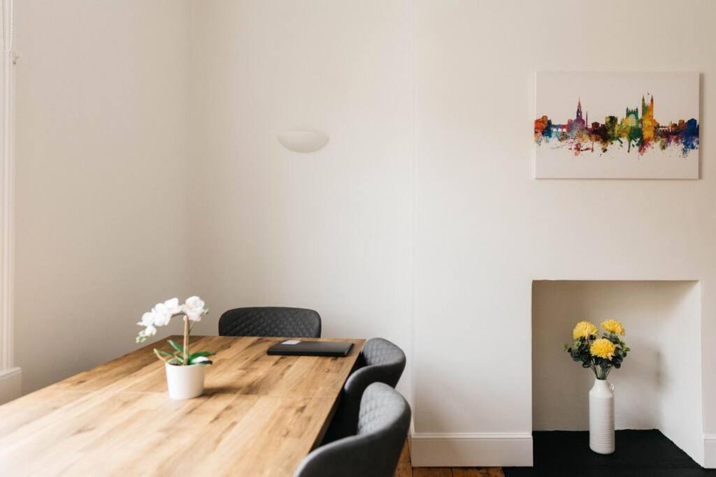 Central 4-Bed House, 10 Min Walk To Sights Bath Exterior foto